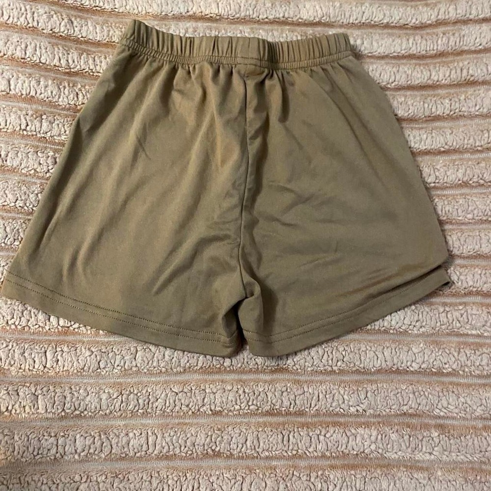 Shorts - Picture 2 of 3